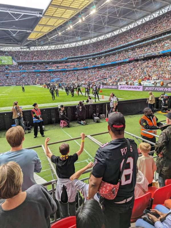 Wembley Stadium, block: 110, row: 4