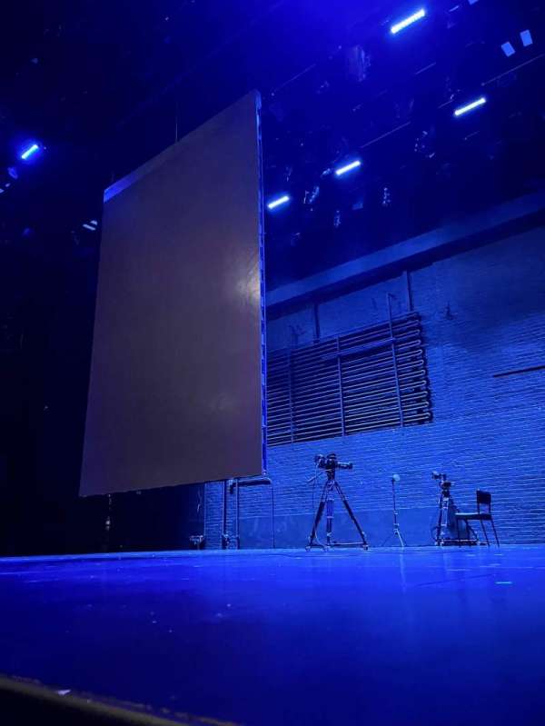 Music Box Theatre, block: Orchestra R, row: A, seat: 8