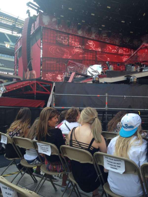 Lincoln Financial Field, block: Floor 4, row: 8, seat: 7