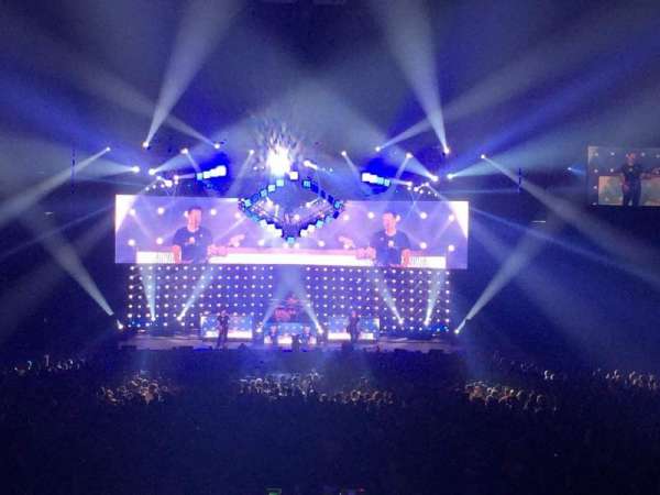 Kia Forum, block: 136, row: 9, seat: 9