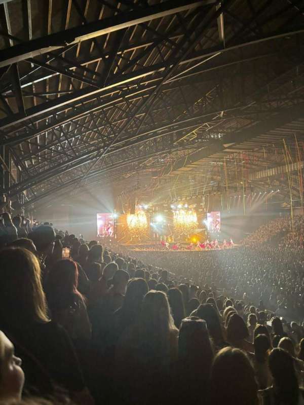 Utilita Arena Newcastle, block: 213, row: S, seat: 304