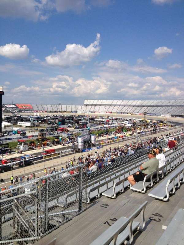 Dover Motor Speedway, block: 106, row: 44, seat: 8