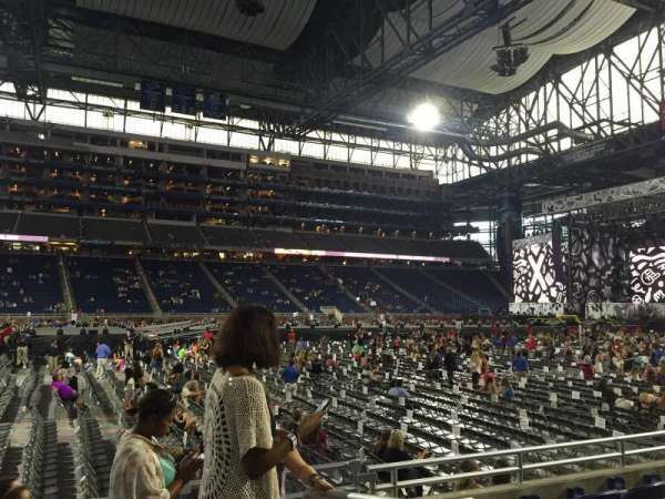 Ford Field, block: 125, row: 5, seat: 20