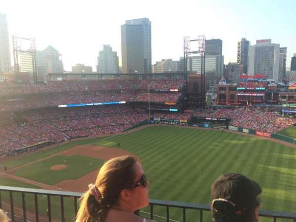 Busch Stadium, block: 437, row: 2, seat: 17