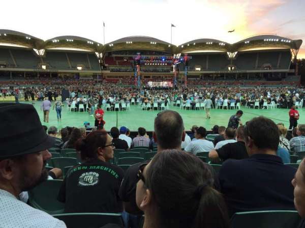 Adelaide Oval, block: 135, row: M, seat: 37