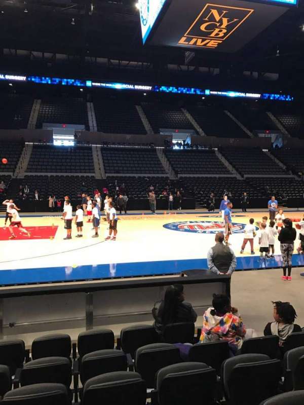 Nassau Veterans Memorial Coliseum, block: 4, row: 5, seat: 5