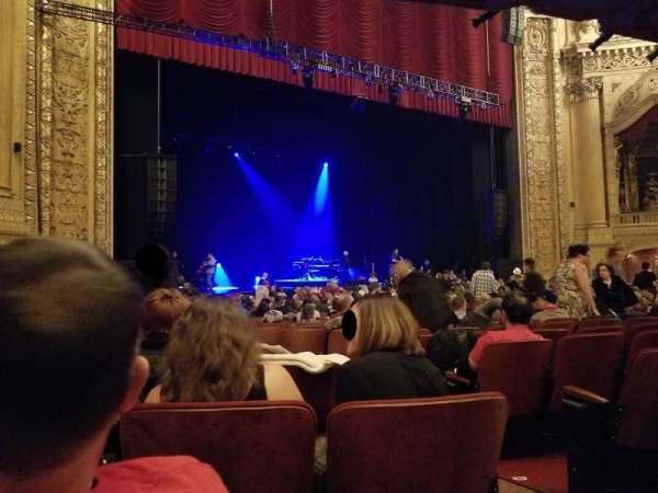 Chicago Theatre, block: MNFL2L, row: G, seat: 205
