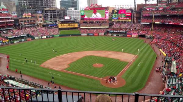 Busch Stadium, block: 352, row: 3, seat: 10