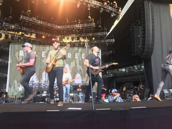 Shoreline Amphitheatre, block: 101, row: E, seat: 14