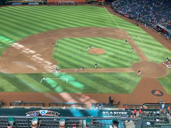 Chase Field, block: 221, row: 9