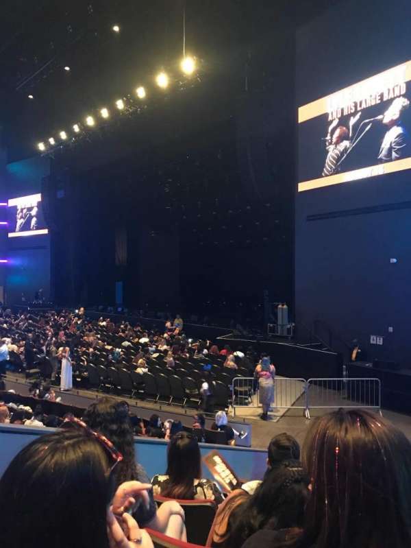 Smart Financial Centre, block: 105, row: V, seat: 3