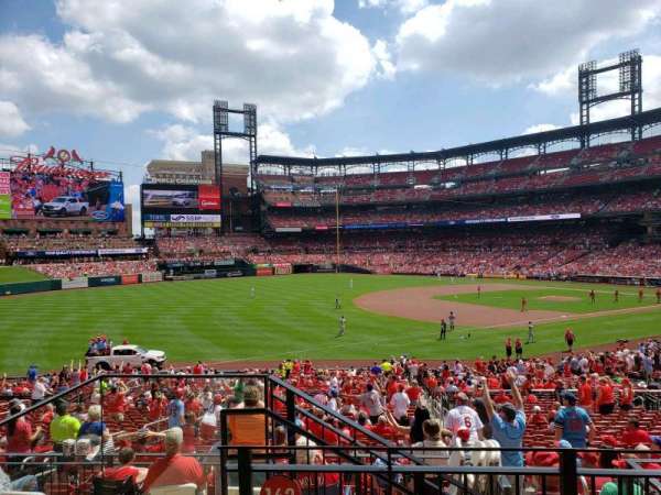 Busch Stadium, block: 162, row: 22, seat: 23