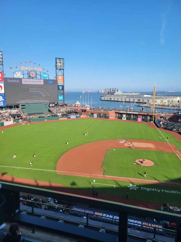 Oracle Park, block: VB323, row: D, seat: 1