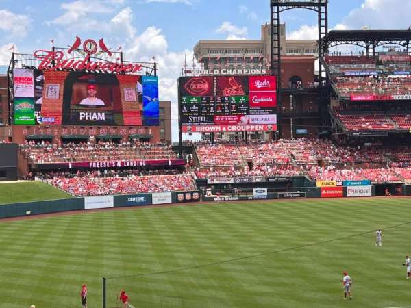 Busch Stadium, block: 162, row: 27, seat: 11