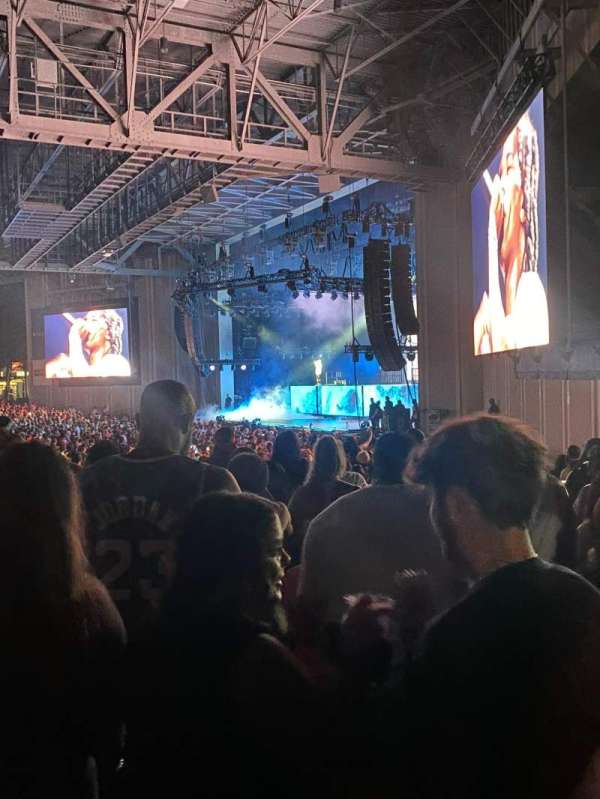 Truliant Amphitheater, block: 4, row: H, seat: 9