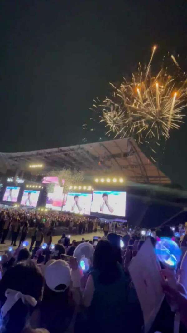 BMO Stadium, block: 111, row: F, seat: 17