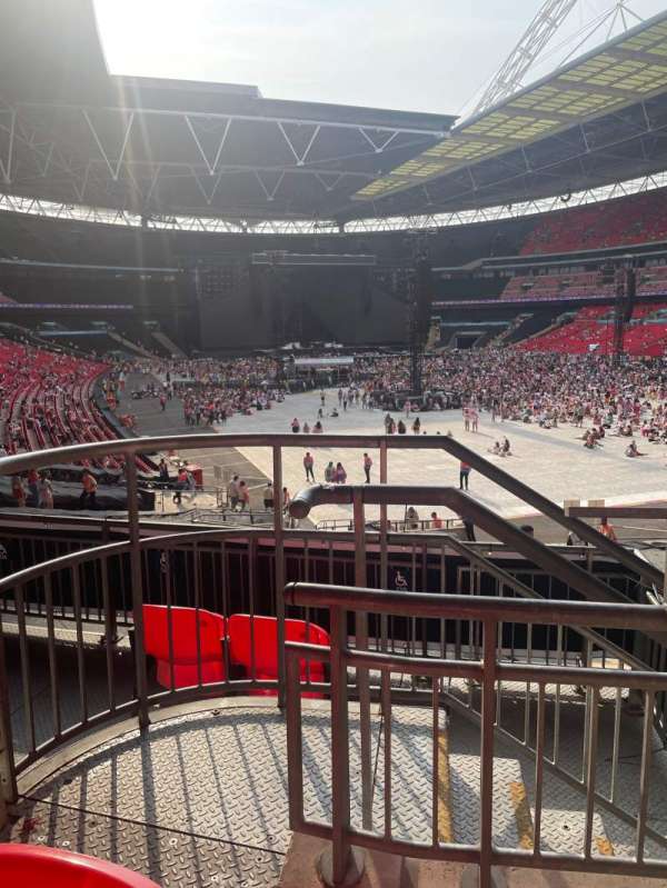 Wembley Stadium, block: 115, row: 32, seat: 111