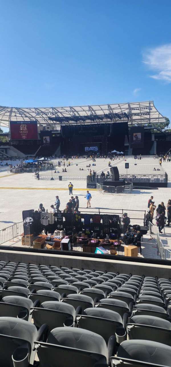 BMO Stadium, block: 120, row: M, seat: 4