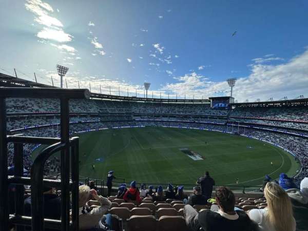 Melbourne Cricket Ground, block: Q22-R, row: K, seat: 17