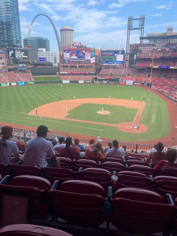 Busch Stadium, block: 252, row: 10, seat: 11