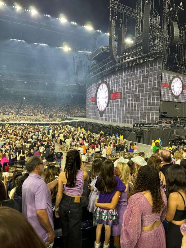 NRG Stadium, block: 124, row: H, seat: 18