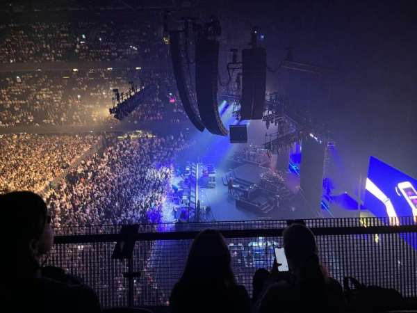 Ziggo Dome, block: 202, row: 3, seat: 27