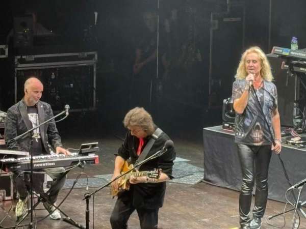 Massey Hall, block: 208, row: E, seat: 15