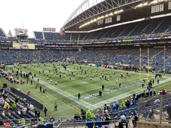 Lumen Field, block: 100, row: S, seat: 9
