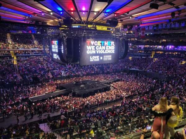 Madison Square Garden, block: 222, row: 5, seat: 10