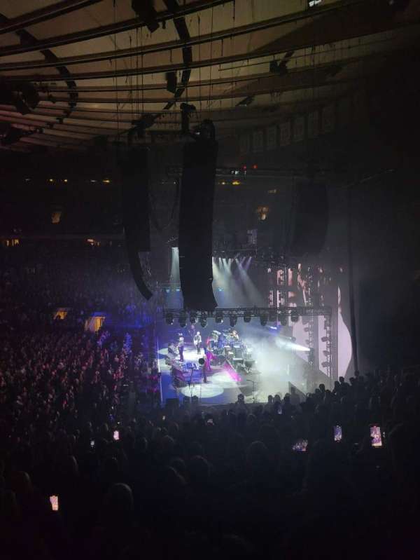 Madison Square Garden, block: 109, row: 20, seat: 18
