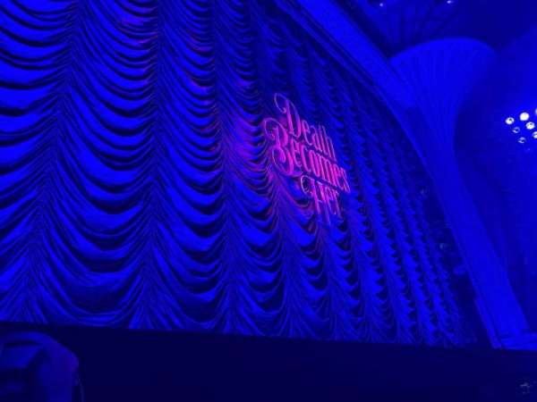 Lunt-Fontanne Theatre, block: Orchestra L, row: A, seat: 1