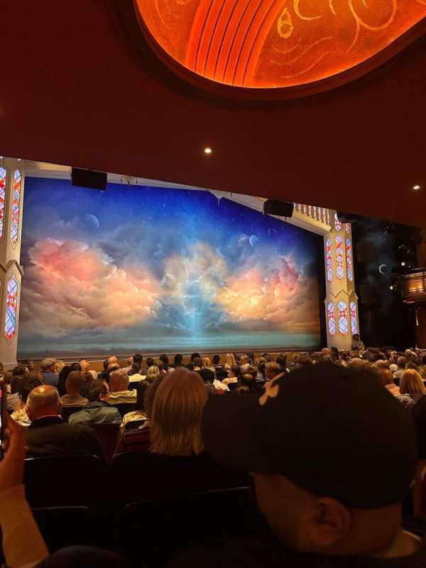 Prince of Wales Theatre, block: Stalls, row: M, seat: 37