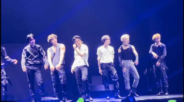 Allstate Arena, block: 103, row: DD, seat: 2